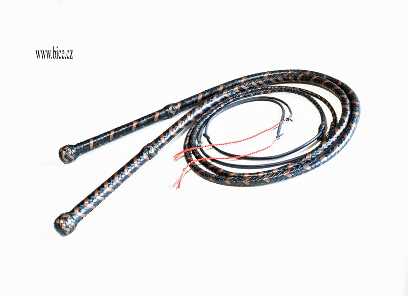 12AMJ – americký dobytkářský bič z jelení kůže
